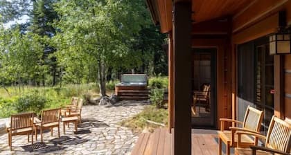 Charming Chalet on the Golf Course
