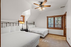 3 bedrooms, internet, bed sheets