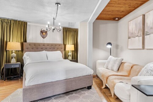 Queen Suite 2 - Black Forest Inn Bed and Breakfast