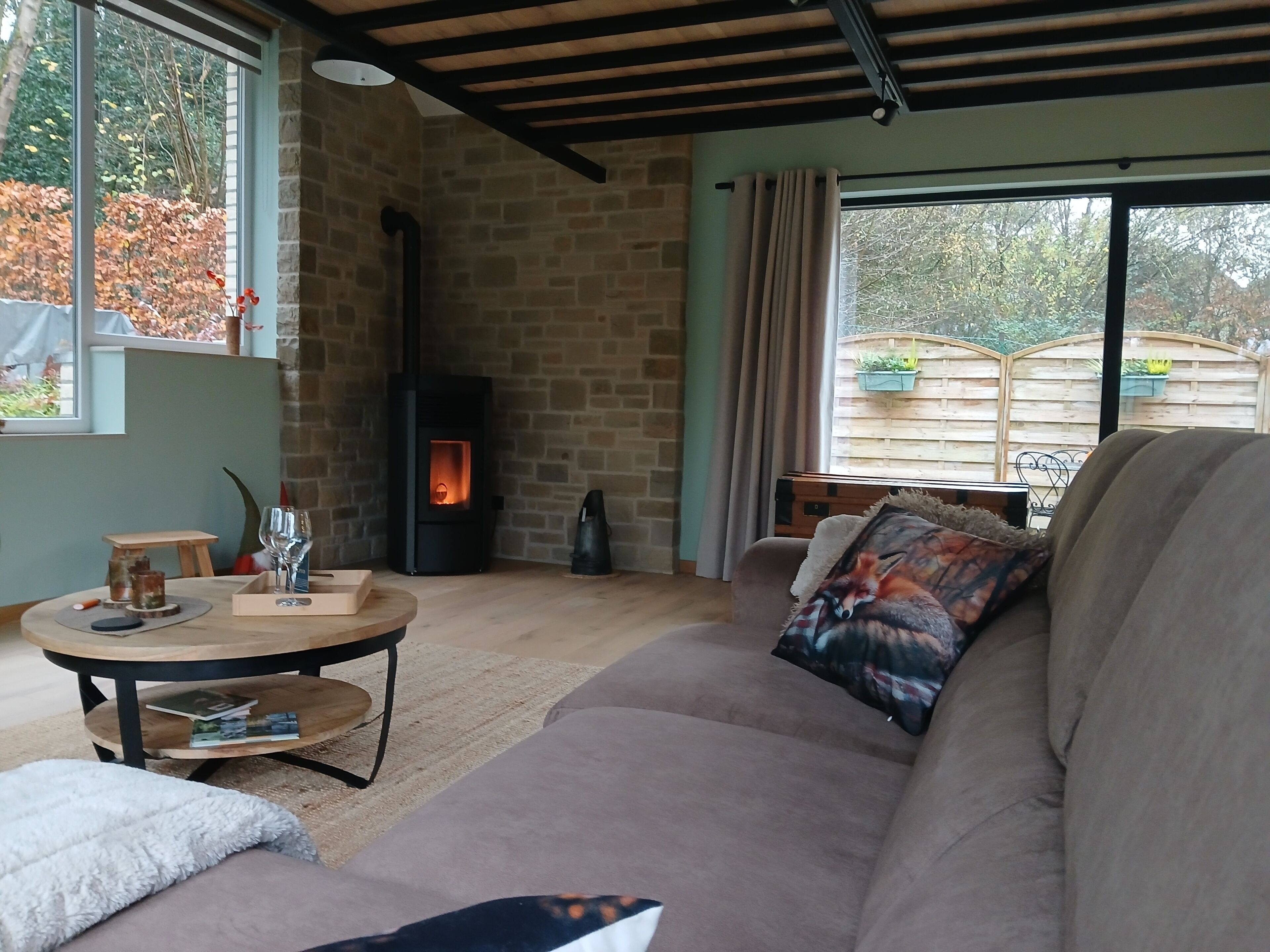 Smart-tv en een open haard