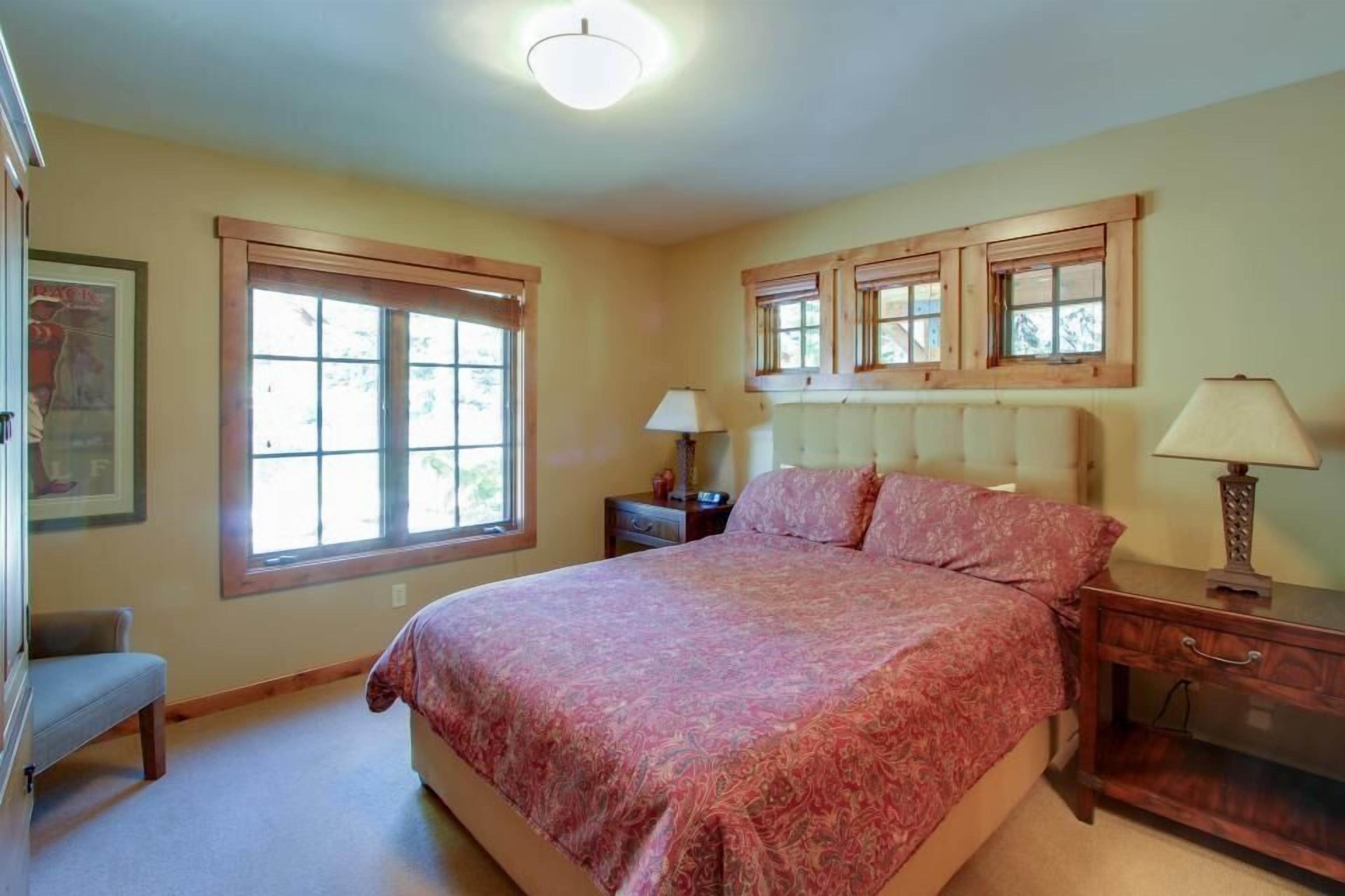 3 bedrooms, internet, bed sheets