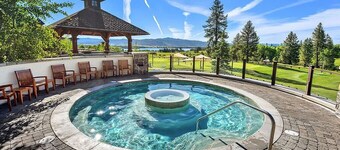 Serene Chalet|Private Hot Tub|Wood Fireplace