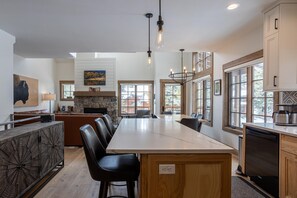 Dining - Comfortable 2 Bedroom Townhome  | Ski in/Ski Out (Tamarack)