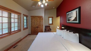 2 室のベッドルーム、インターネット、ベッドシーツ