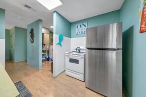 Interior - ☀️335 Yards to Beach-3BR-Beach Haven☀️ (Panama City Beach)