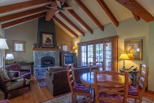 Ski In/ Ski Out Cottage | Private Hot Tub