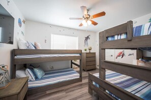 3 chambres, fer et planche à repasser, Wi-Fi, draps fournis