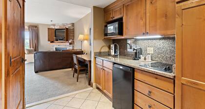 Captivating King Studio|Jet Tub and Fireplace
