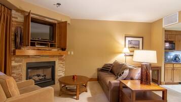 Télévision, cheminée