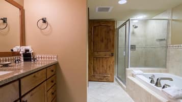 Douche, sĂšche-cheveux, serviettes fournies