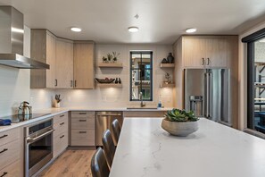 Fridge, microwave, oven, stovetop - Peaceful Condo|Ski In/Out|3 Balconies|gas fireplace (Tamarack)