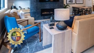 TV, fireplace