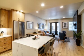 Interior - Modern Condo|Conveniently located (Tamarack)