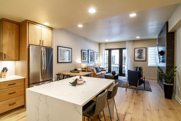 Interior - Modern Condo|Conveniently located (Tamarack)