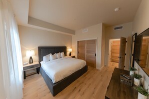 1 bedroom, WiFi, bed sheets - Impeccable Condo|Close to Dining Options (Tamarack)