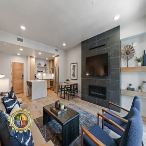 TV, fireplace