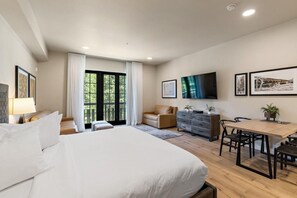 Internet, bed sheets - Makin Memories | Includes Two 1-Day Lift Tickets (Tamarack)