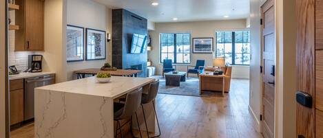 المنشأة من الداخل