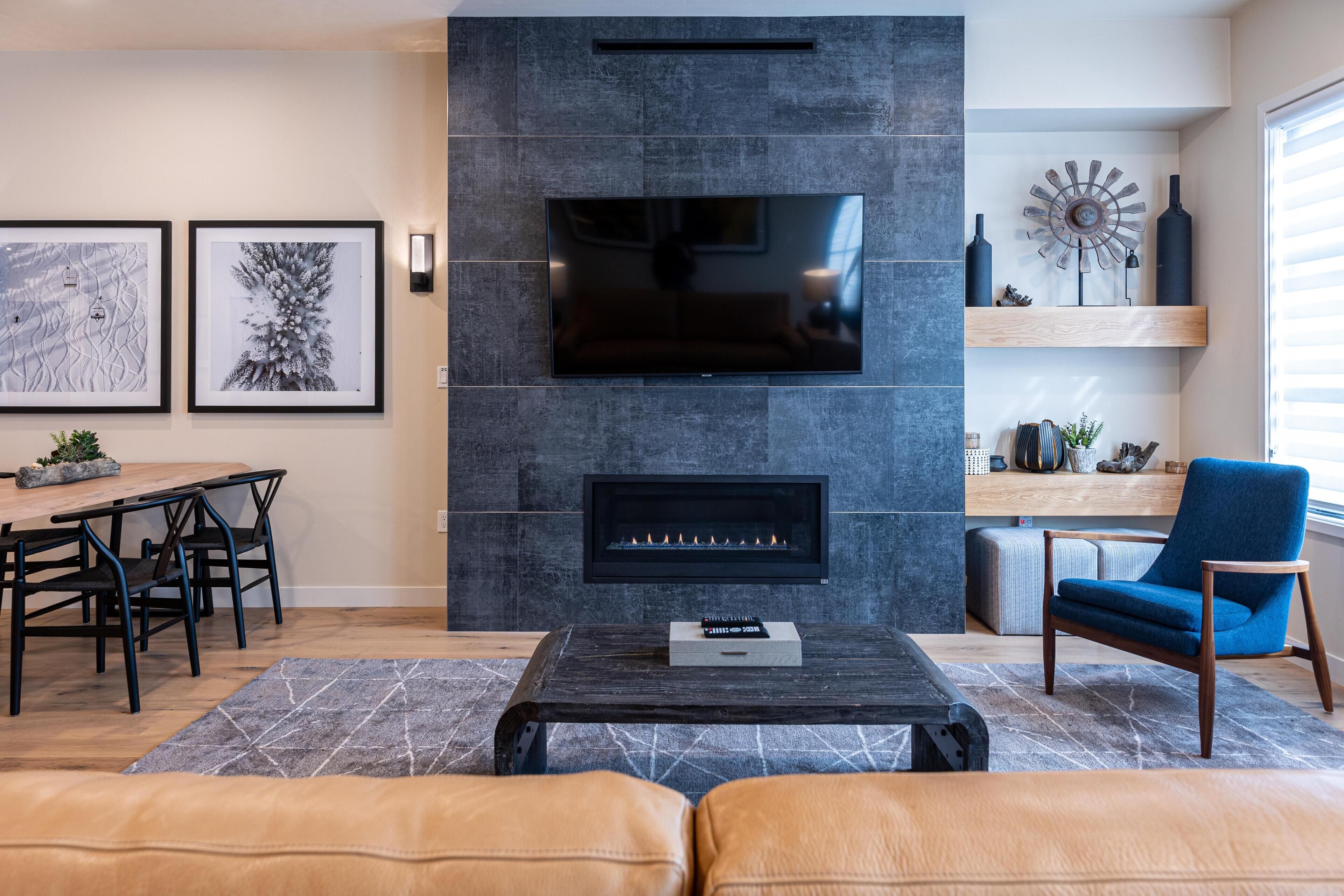 Televisión y chimenea 