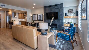 Télévision, cheminée