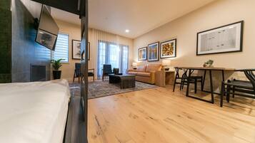 1 bedroom, internet, bed sheets