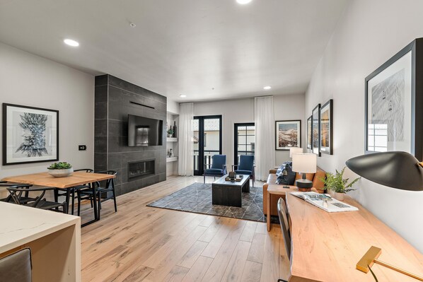 Interior - Bright Condo| Fireplace and Private Balcony (Tamarack)