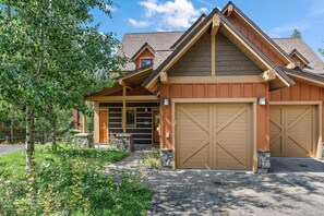 Exterior - Serene Townhome|Walk to Lift with Private Hot Tub (Tamarack)