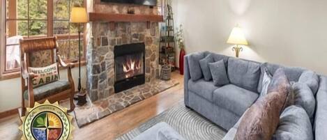 Televisión y chimenea