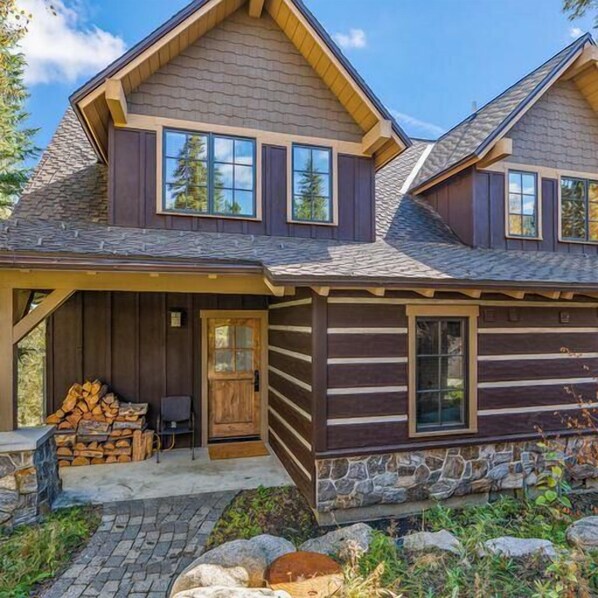 Exterior - Splendid Townhome |Wood Fireplace and Ski In/Out (Tamarack)