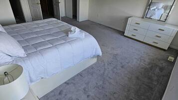 4 Schlafzimmer, Bügeleisen/Bügelbrett, kostenloses WLAN, Bettwäsche