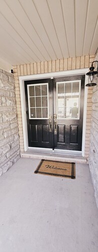 Spacious 4BR Home in Mississauga, Sleeps 8+