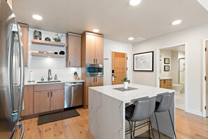 Microwave, oven, stovetop, dishwasher - Luxurious Condo| Fireplace and Balcony (Tamarack)