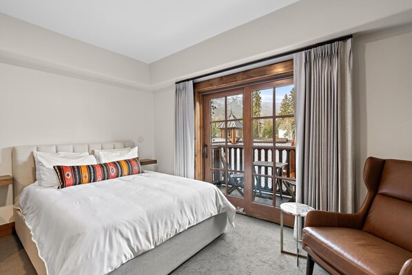 1 bedroom, Internet, bed sheets - Welcoming Studio with Balcony (Tamarack)