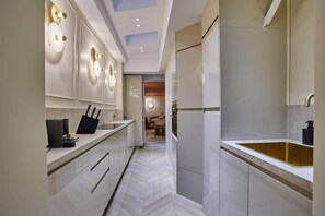 Fridge, microwave, oven, stovetop - Superb AC  Apartment Center of Paris Le Marais (Paris)