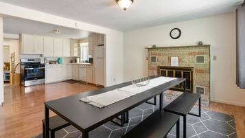 Family House, Multiple Bedrooms | Living area