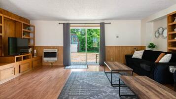 Family House, Multiple Bedrooms | Living area