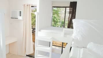 1 bedroom, desk, blackout drapes, free WiFi