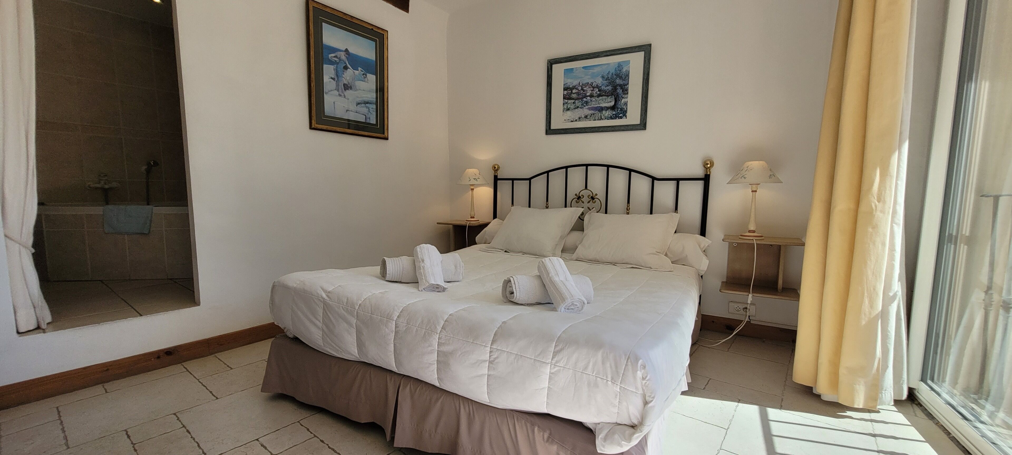 Comfort Apartment, Bathtub | 1 bedroom, in-room safe, blackout curtains, soundproofing