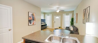 Relaxing 3bd 3bath Tallahassee Condo