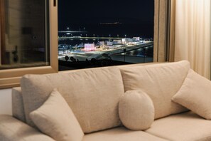 Smart TV, video games, DVD player, books - Luxurious Studio with Spectacular Mediterranean Views in Tangier's Marina Bay! (Tanger)