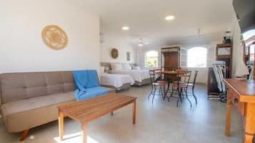 Comfort Apartment | In-room safe, individually decorated, laptop workspace, blackout drapes