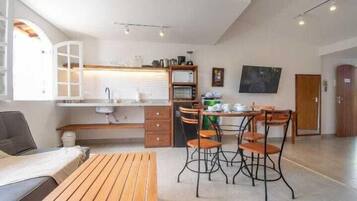 Apartamento família | Cozinha privada | Micro-ondas, fogão, cooktop, torradeira