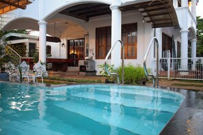 Outdoor pool - Orokasa Guesthouse (Puerto Princesa)