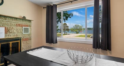 South Arm Retreat 2BDR Lake Charlevoix
