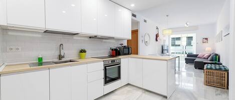 Fridge, microwave, oven, dishwasher