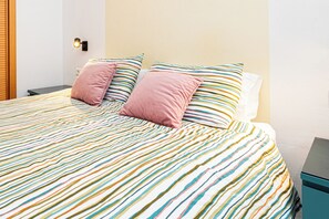 2 bedrooms, iron/ironing board, travel crib, WiFi - Mi casa es Tu casa - Fully Equipped Apartment in the Heart of Malaga (Málaga)