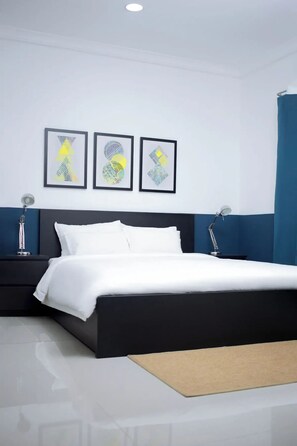 2 多间卧室、办公桌、免费 WiFi、床单