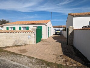 Property grounds - Lovely house with garden close to the beach (Sainte-Marie-de-Ré)