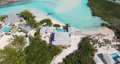 BEACHFRONT! Best Location on Private Lazy River Sand Bar. Always Calm Water!