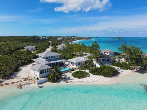 BEACHFRONT! Best Location on Private Lazy River Sand Bar.  Always Calm Water!